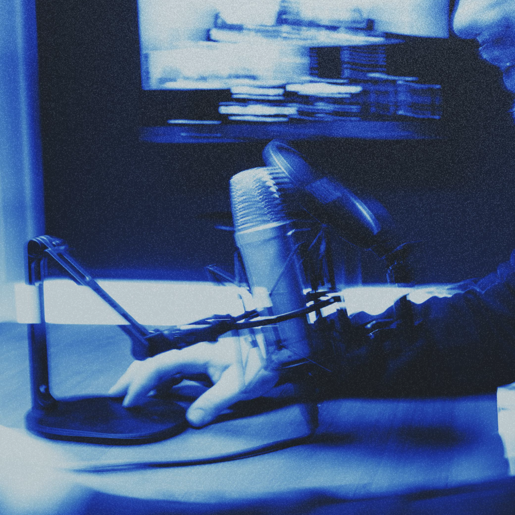 Podcasting microphone with a blue filter